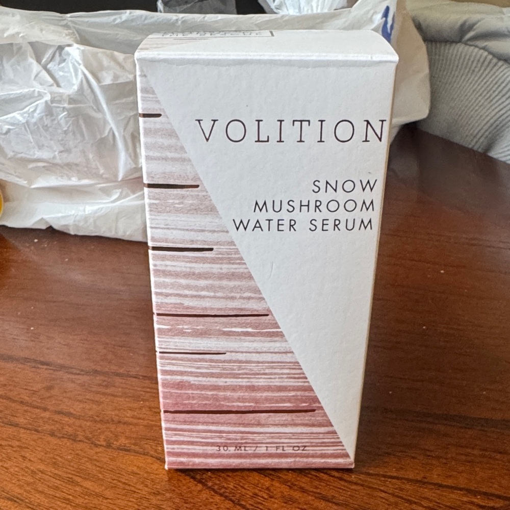 Volition Snow Mushroom Water Serum — Cream/Pink Moisturizer